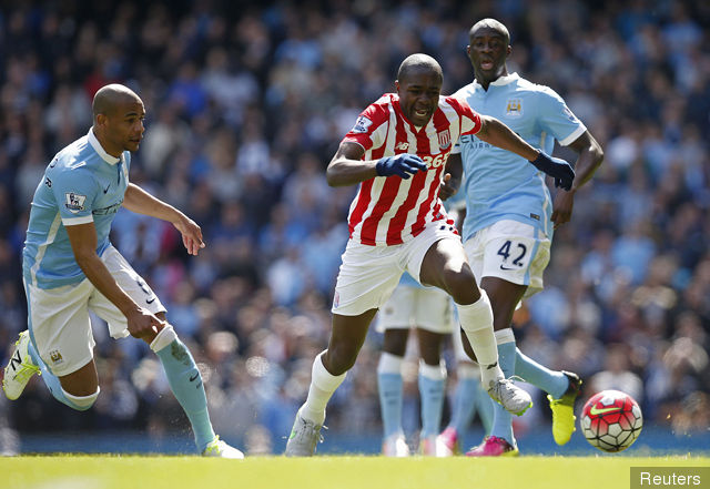 stokes_gianelli_imbula_in_action_with_manchester_citys_fernando__153200.jpg