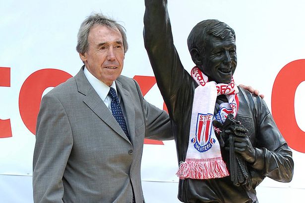 ££-Gordon-Banks-Statue-Stoke-FC.jpg